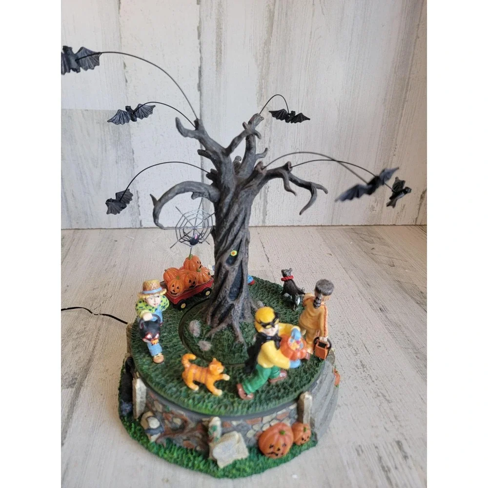 Dept 56 55201 AS IS Costume Parade snow village Halloween